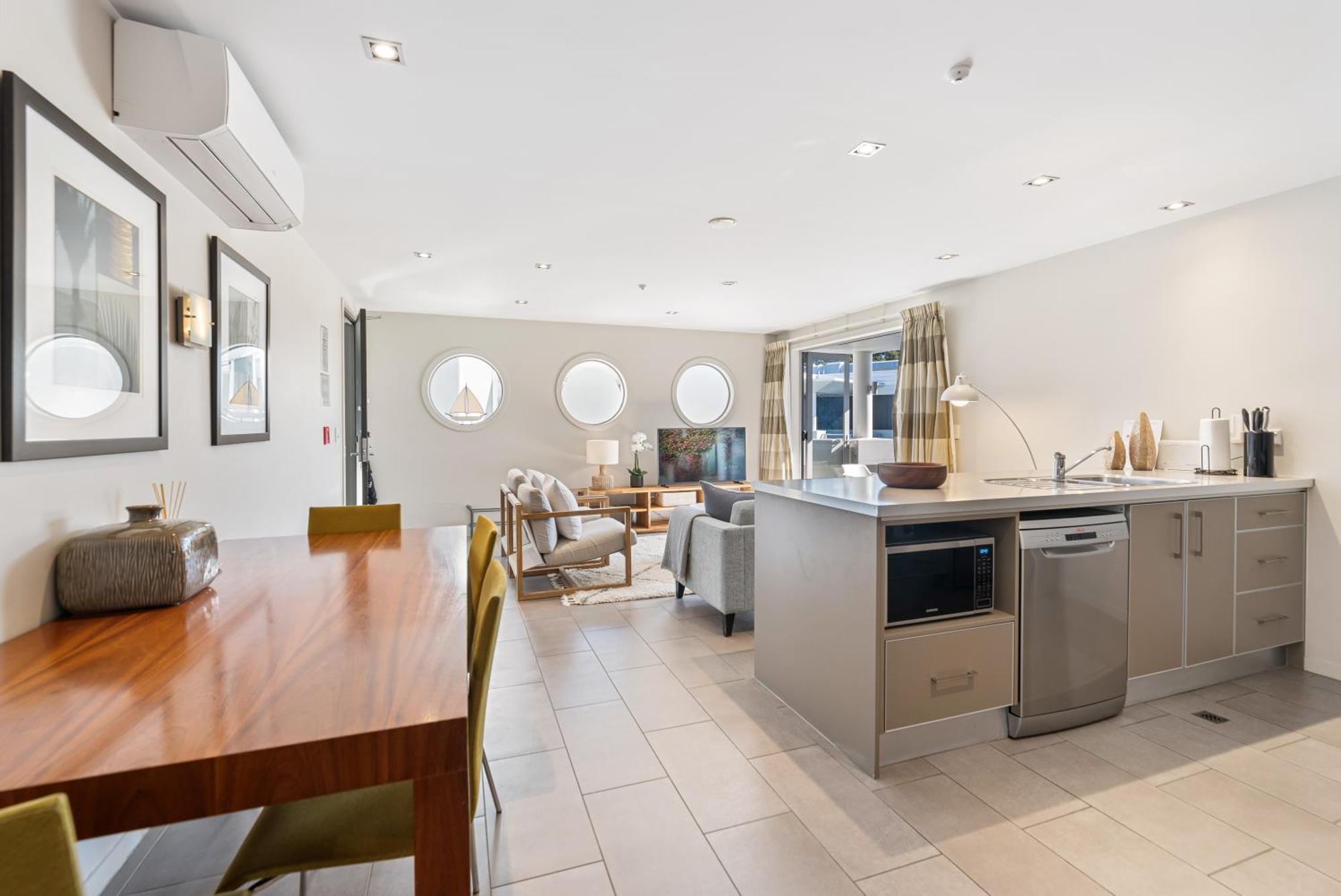 Paihia 2 Bedroom Apartment With Pool Exterior photo